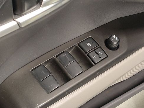 Used 2022 Toyota Camry LE image 27