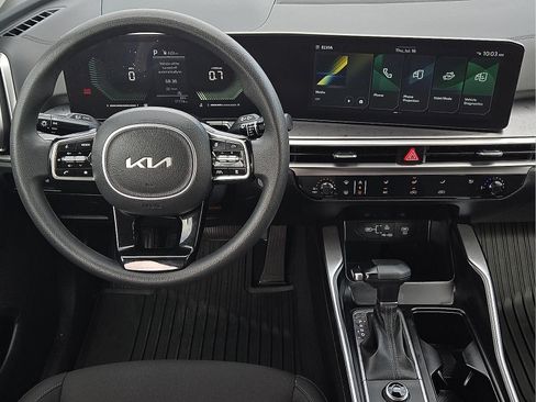 Used 2025 Kia Sorento LX FWD image 12