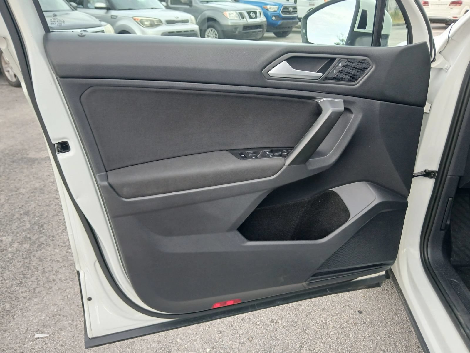 Used 2021 Volkswagen Tiguan S FWD image 17