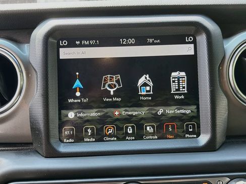 Used 2019 Jeep Wrangler Unlimited Sahara AWD/4WD image 13