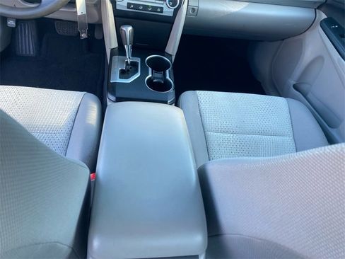 Used 2014 Toyota Camry LE image 11