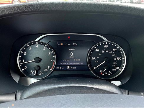 Used 2022 Nissan Frontier SV w/ Technology Package image 18