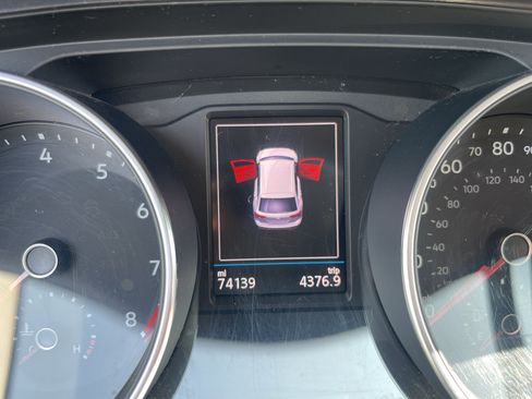 Used 2018 Volkswagen Tiguan SE FWD image 6