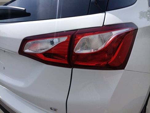 Used 2021 Chevrolet Equinox LT w/ Driver Convenience Package image 15