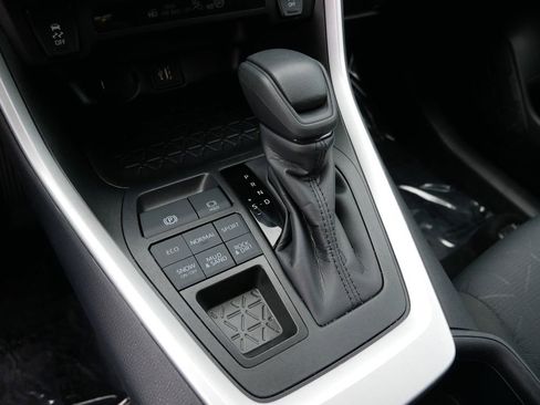 Certified 2025 Toyota RAV4 XLE AWD/4WD image 18