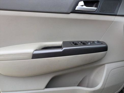 Used 2018 Kia Sportage LX image 9