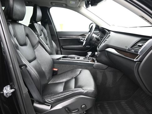 Used 2019 Volvo XC90 T6 Momentum w/ Protection Package Premier AWD/4WD image 37