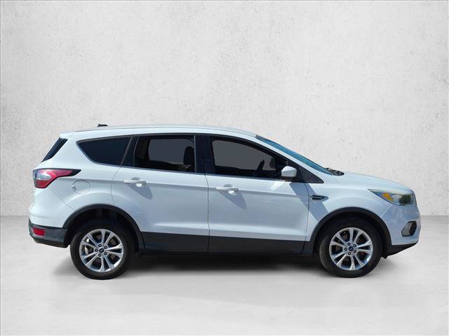 Used 2017 Ford Escape SE FWD image 4