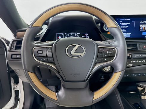 Used 2024 Lexus ES 350 w/ Accessory Package (Z2) FWD image 12