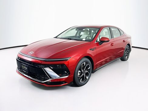 Used 2025 Hyundai Sonata SEL FWD image 3