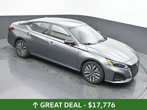 Used 2024 Nissan Altima 2.5 SV image 38