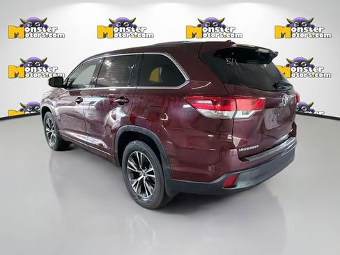 Used 2018 Toyota Highlander LE AWD/4WD image 6