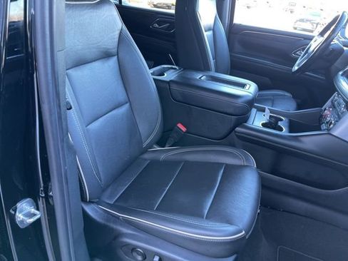 Used 2022 GMC Yukon XL SLT w/ SLT Premium Package image 23