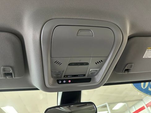 Used 2020 GMC Acadia SLT image 34