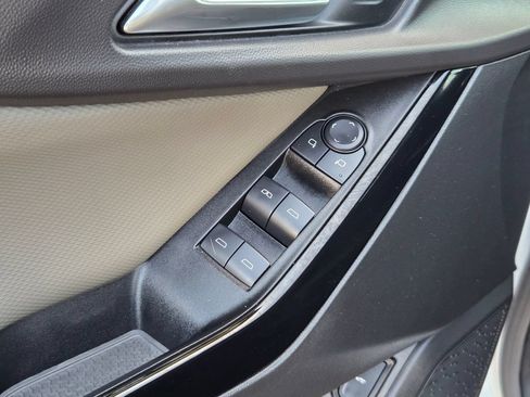 Used 2025 Chevrolet Equinox LT w/ Convenience Package II FWD image 12