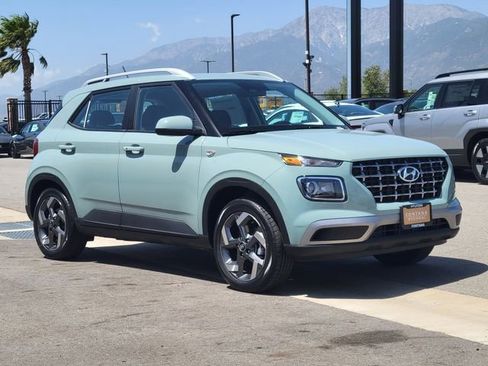 New 2026 Hyundai Venue SEL FWD image 31