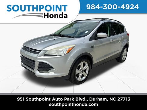 Used 2015 Ford Escape SE w/ Equipment Group 201A FWD image 3