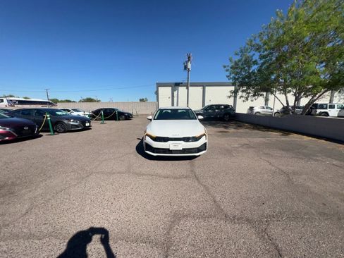 Used 2025 Kia K5 LXS image 16