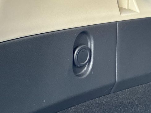 Certified 2021 Nissan Rogue SV image 14