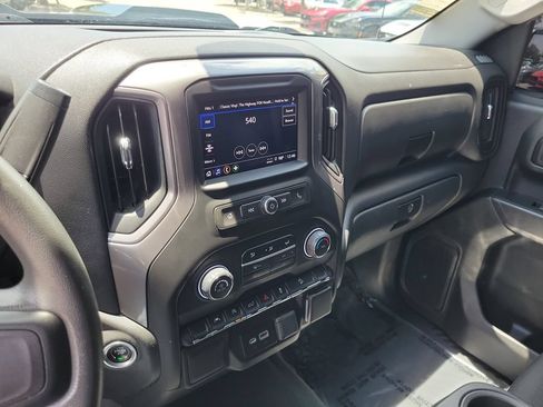 Used 2022 Chevrolet Silverado 1500 Custom Trail Boss AWD/4WD image 24