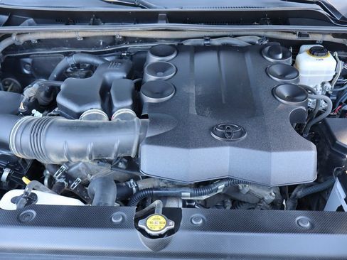 Used 2016 Toyota 4Runner Trail Premium AWD/4WD image 38