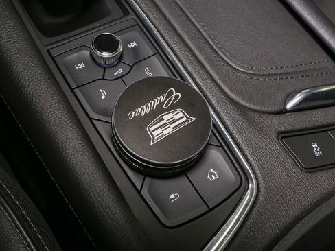 Used 2020 Cadillac XT6 Premium Luxury image 41