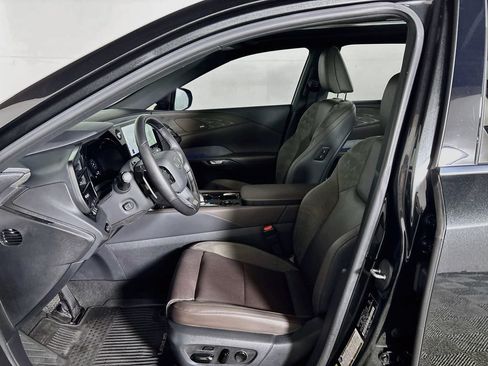 Used 2025 Lexus RX 450h AWD w/ Convenience Package image 11