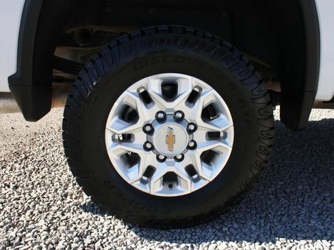 Used 2023 Chevrolet Silverado 2500 LT w/ Convenience Package image 9