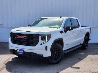 Used 2025 GMC Sierra 1500 Elevation w/ Elevation Premium Package