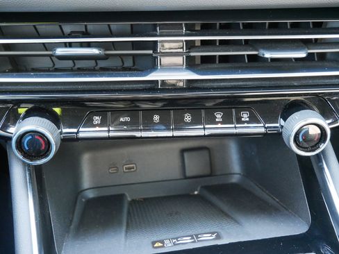 Certified 2025 Chevrolet Traverse LT image 15