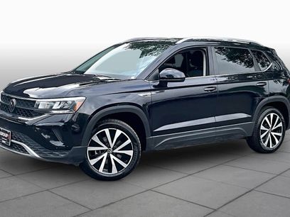 Certified 2023 Volkswagen Taos SE w/ Panoramic Sunroof Package