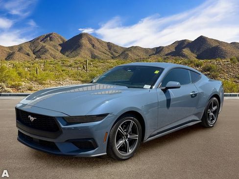 Used 2025 Ford Mustang Coupe RWD image 2