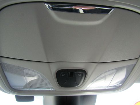 Used 2023 Jeep Cherokee Altitude Lux image 23