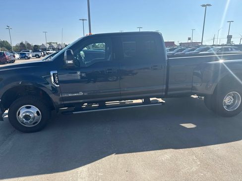 Used 2017 Ford F350 Lariat w/ Lariat Value Package AWD/4WD image 6