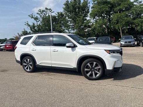 Used 2025 Honda Pilot Elite image 22