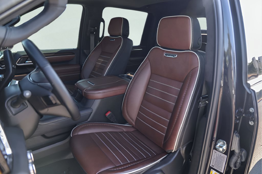 Used 2025 GMC Sierra 3500 Denali Ultimate AWD/4WD image 10