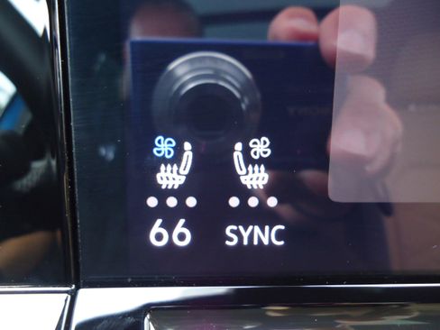 Used 2024 Volkswagen Atlas Cross Sport SE w/ Panoramic Sunroof Package AWD/4WD image 20