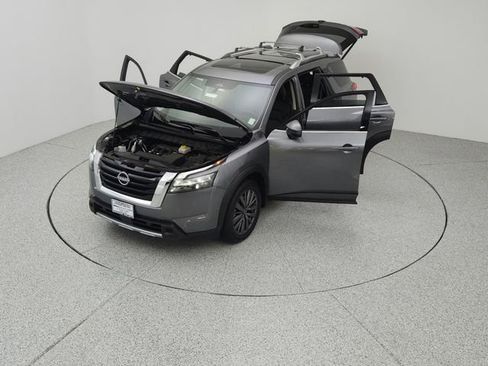 Used 2025 Nissan Pathfinder SL w/ SL Premium Package image 17