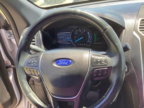 Used 2018 Ford Explorer Limited FWD image 11