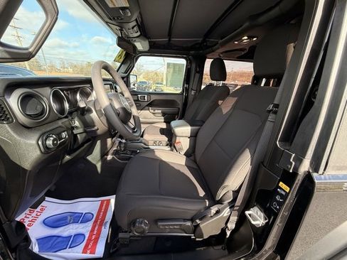 Used 2023 Jeep Wrangler Sport S image 16