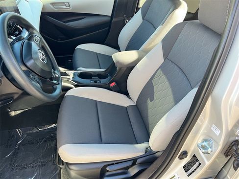 Used 2025 Toyota Corolla LE image 19