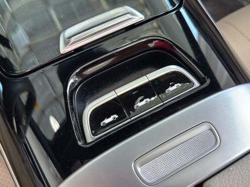Certified 2026 Mercedes-Benz CLE 300 4MATIC Cabriolet image 35