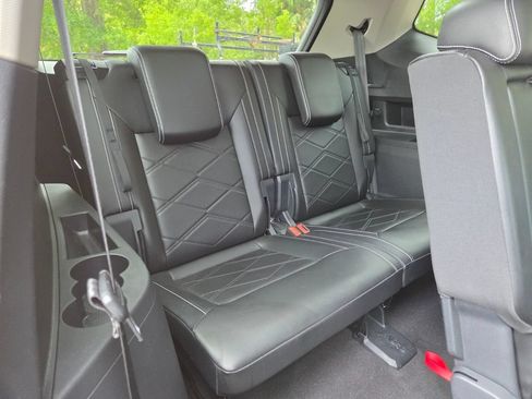 Used 2024 Volkswagen Atlas SE FWD image 16