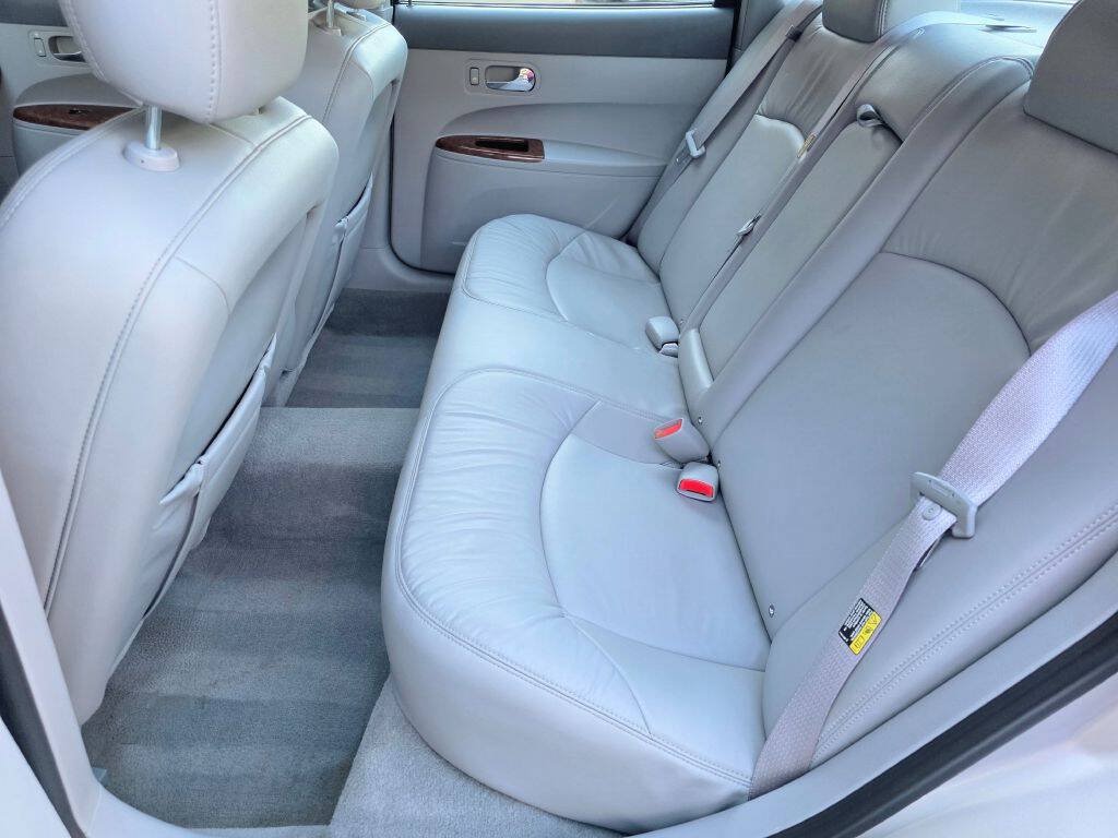 Used 2005 Buick LaCrosse CXL w/ Chrome Appearance Package FWD image 28