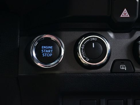 Used 2020 Toyota Tacoma TRD Off-Road w/ Technology Package AWD/4WD image 22