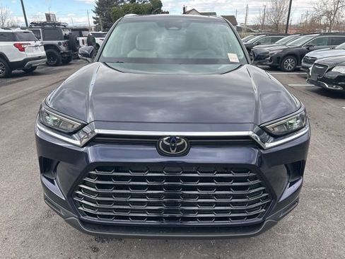 Used 2024 Toyota Grand Highlander XLE image 10