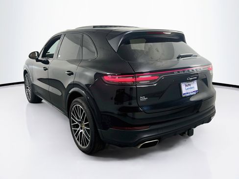 Used 2023 Porsche Cayenne AWD/4WD image 7