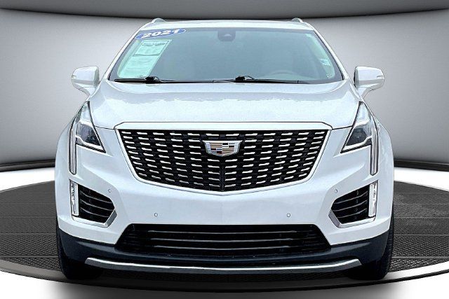 Used 2021 Cadillac XT5 Premium Luxury FWD image 2