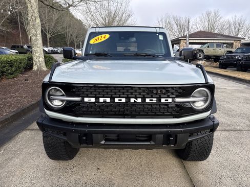 Used 2024 Ford Bronco Wildtrak image 2
