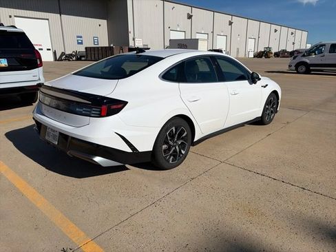 Used 2025 Hyundai Sonata SEL FWD image 2
